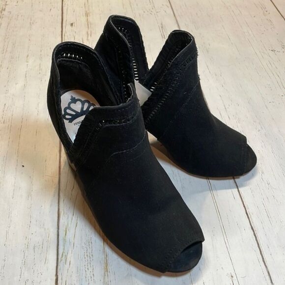 Fergalicious women’s black micro suede slip on booties/boots size 6 - Picture 1 of 12
